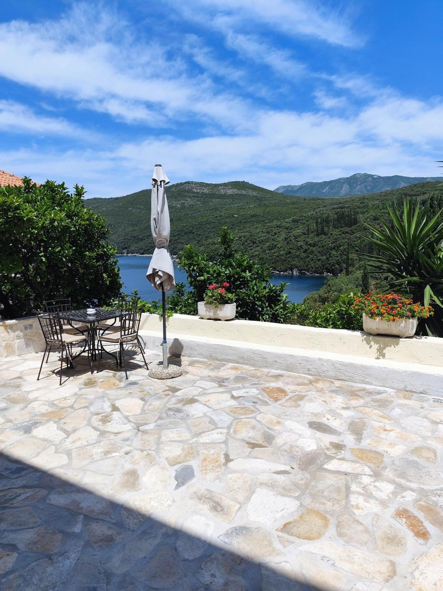 Apartment Mistral - Cosy Apartment With Sea View Molunat Exterior foto